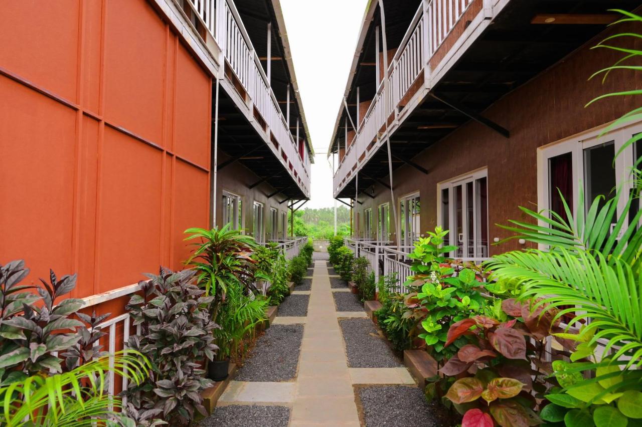 Vedana Retreat Arambol Hotel Exterior photo